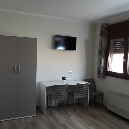 Af Service Aparthotel *